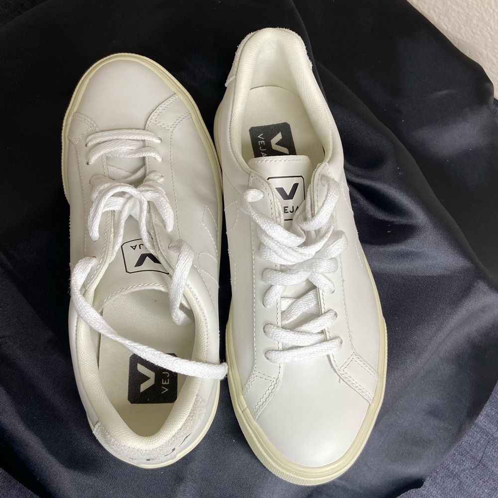VEJA-Woman’s Sz 6 - Picture 8 of 9